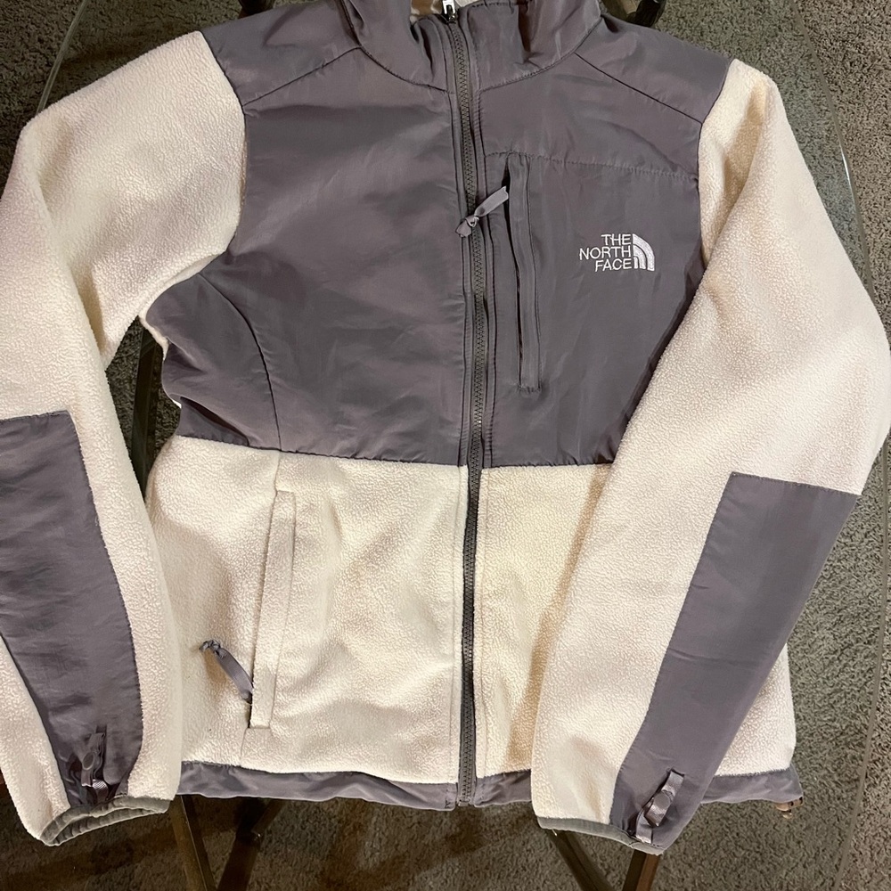 The North Face Women's Gray and Cream fleece jacket
